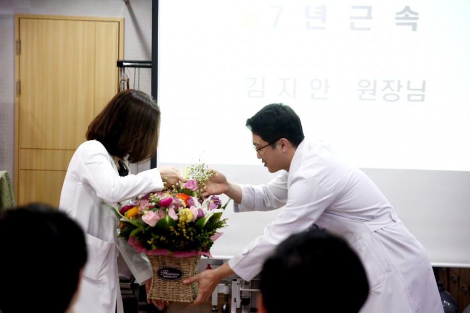 69e9fb10740a6b15cb51b2ff96aca554_1550113